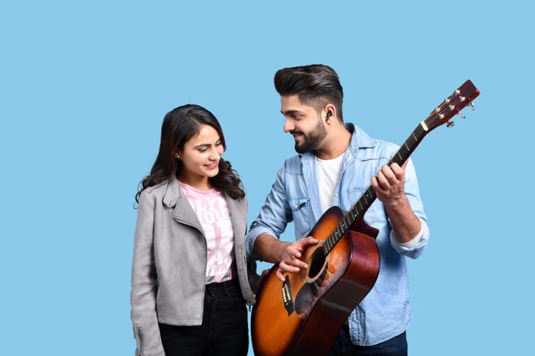 Visi Universitas Binawan adalah menjadi universitas yang unggul dalam pengembangan ilmu pengetahuan dan teknologi, serta berperan aktif dalam meningkatkan kualitas sumber daya manusia Indonesia. Misi Universitas Binawan adalah menyelenggarakan pendidikan tinggi yang berkualitas, melakukan penelitian dan pengabdian kepada masyarakat, serta menjalin kerjasama dengan berbagai pihak untuk meningkatkan mutu pendidikan.